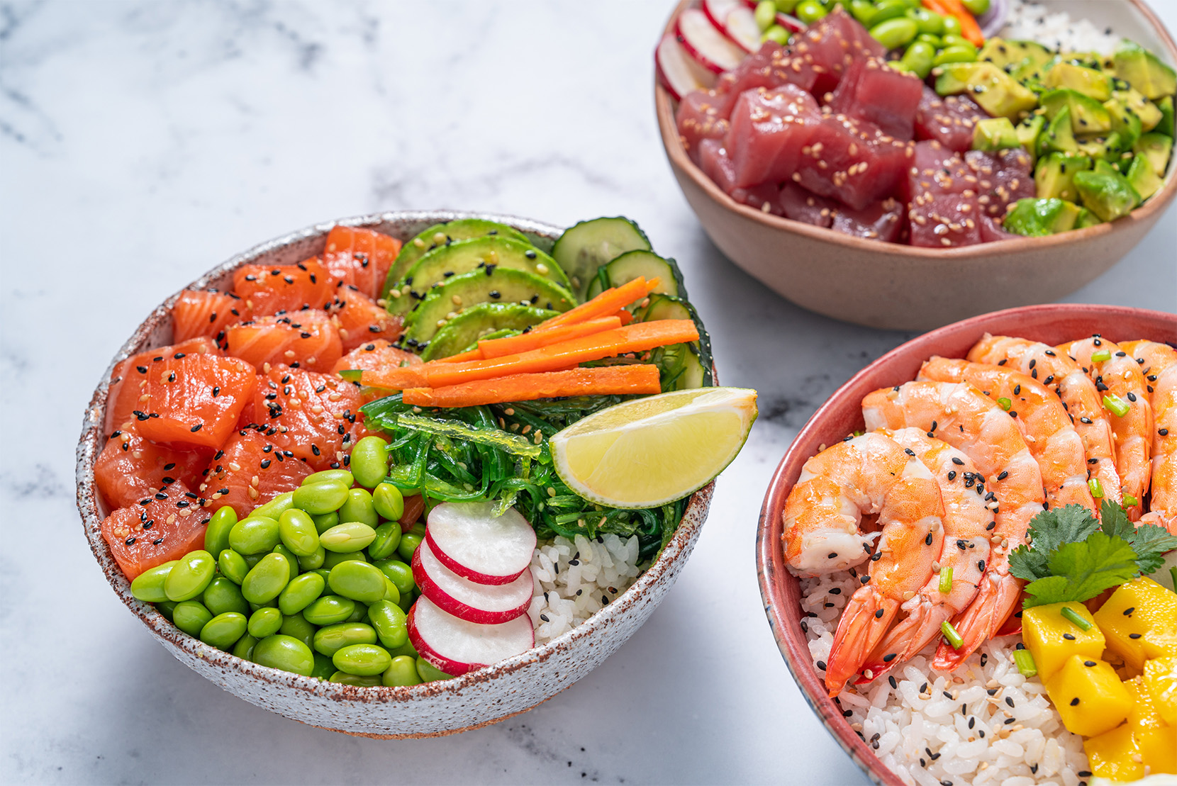 poke-bowl-miska-z-łososiem-i-krewetkami